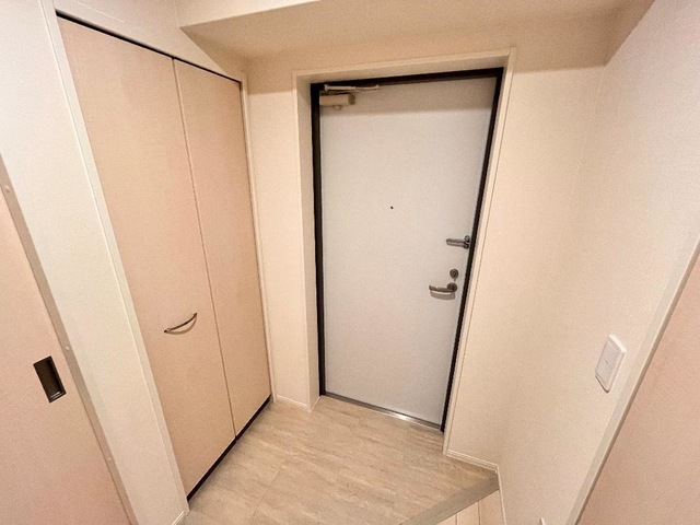 玄関　同物件、別号室の写真