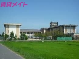 小学校　四日市市立桜小学校（小学校）まで678m