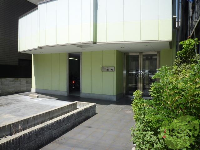 エントランス　オートロック付のエントランスです。