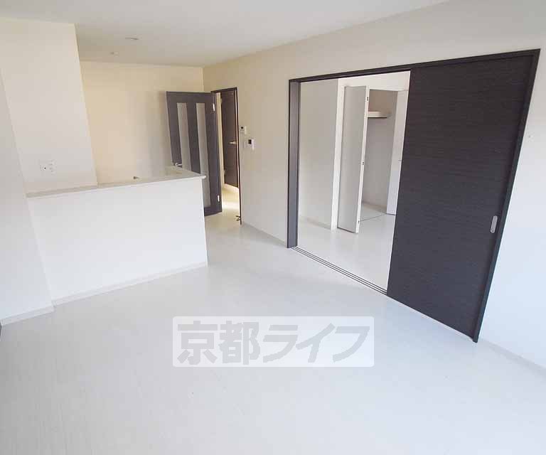 居室・リビング　広々とした室内です！