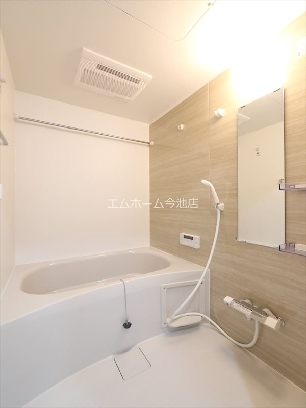 バス・シャワールーム　追い焚き・浴室暖房乾燥機能付バス