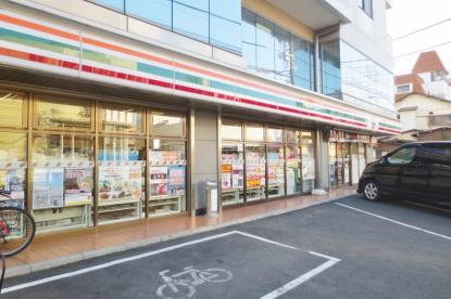 コンビニ　セブンイレブン武蔵野井ノ頭通り店（コンビニ）まで369m