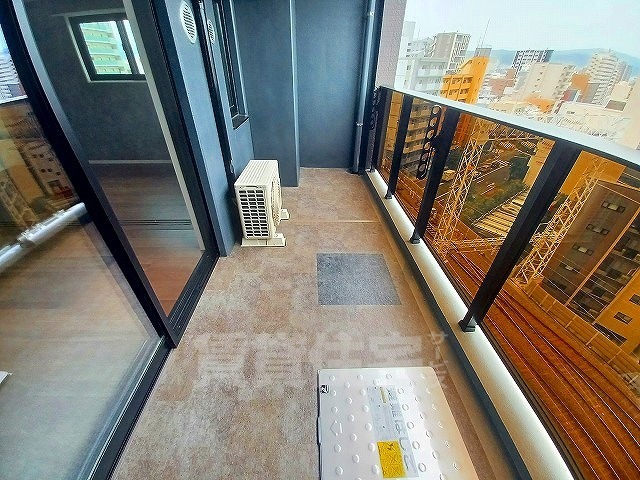 バルコニー　同マンション同間取り別部屋写真