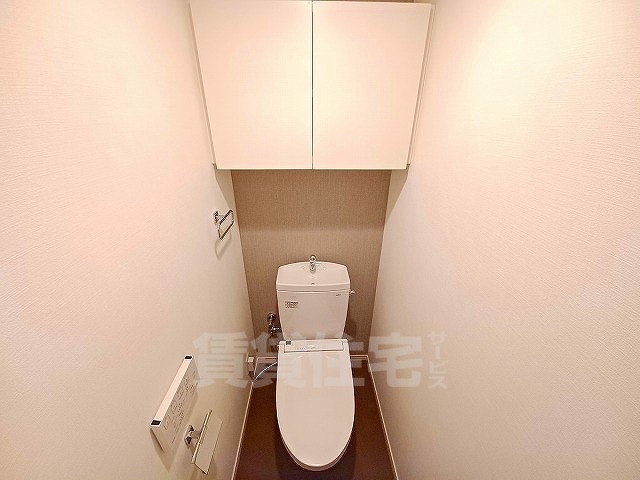 トイレ　同マンション同間取り別部屋写真