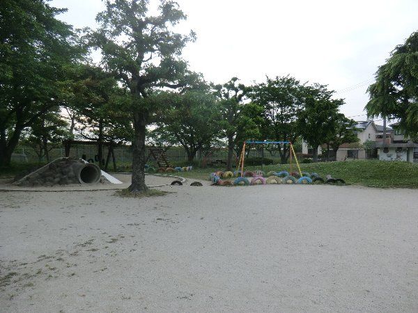 公園　上八田公園（公園）まで300m