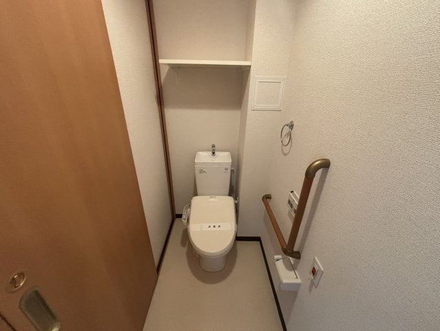 トイレ　※同施工会社のイメージ写真※