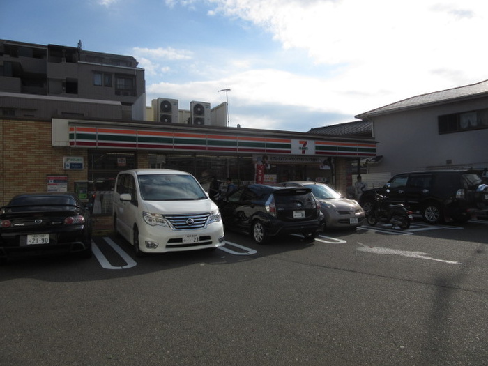 コンビニ　セブンイレブン（コンビニ）まで600m