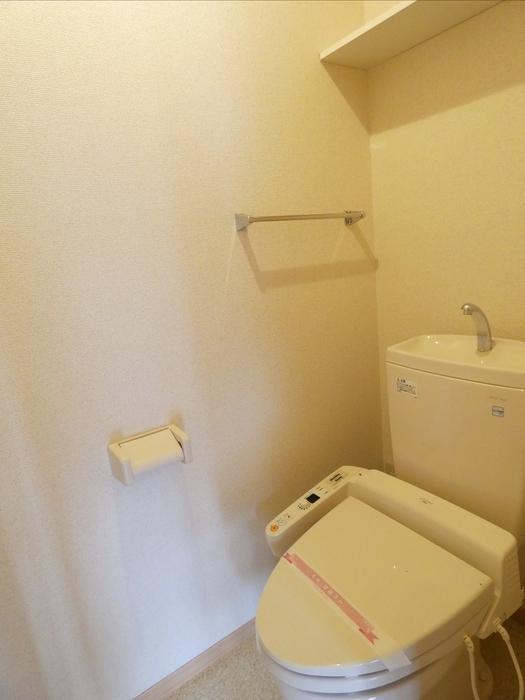 トイレ　温水洗浄暖房便座