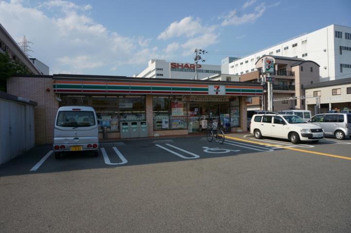 コンビニ　セブンイレブン（コンビニ）まで504m