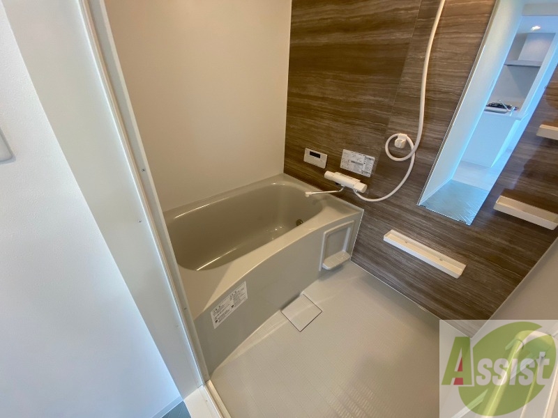 バス・シャワールーム　お風呂になります。一日の疲れを癒してくださいね。