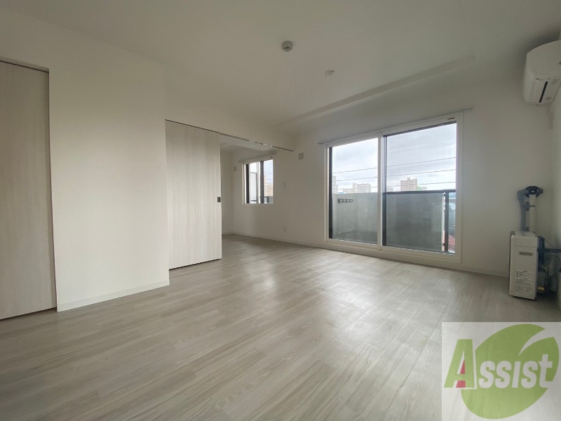 居室・リビング　広くてきれいなリビングです！快適に過ごせそうですね。