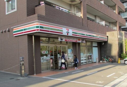 コンビニ　セブンイレブン 西千葉駅南口店（コンビニ）まで566m