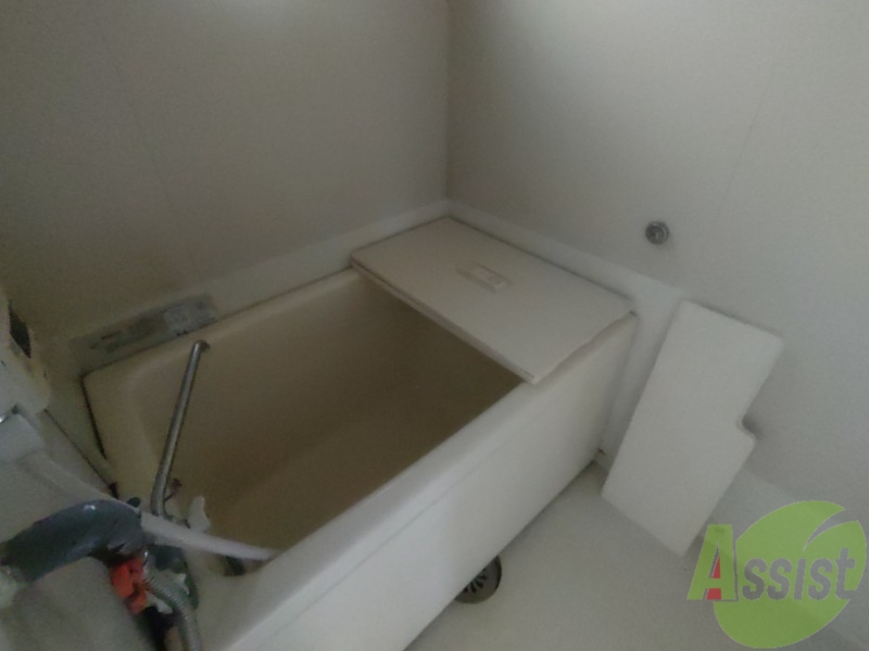 バス・シャワールーム　浴室は綺麗で追い焚きも付いて気持ちよくお過ごしいただけます。