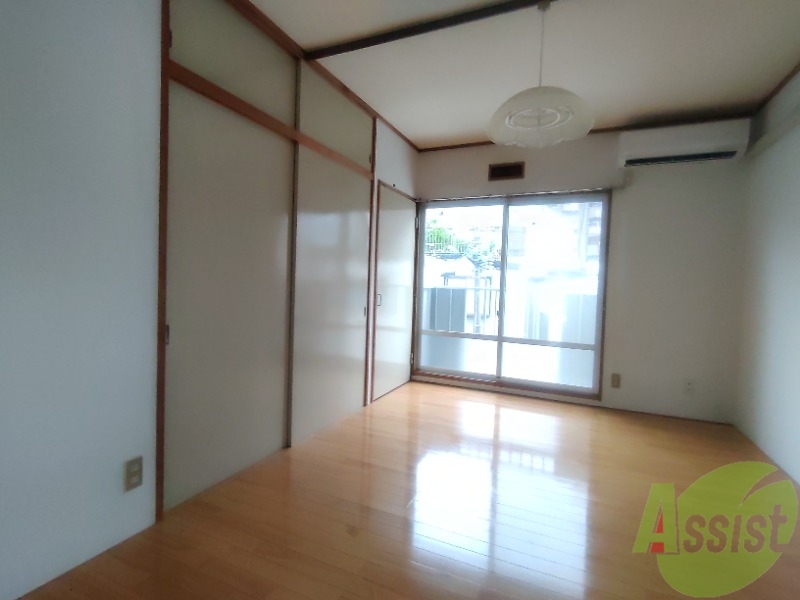 その他部屋・スペース　こちらの洋室も６帖ございます。寝室としてご利用できます。