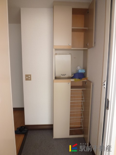 玄関　下駄箱付きの玄関