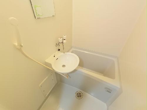 バス・シャワールーム　浴槽スペースです。