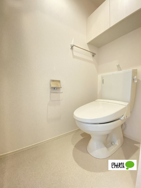 トイレ　温水洗浄便座