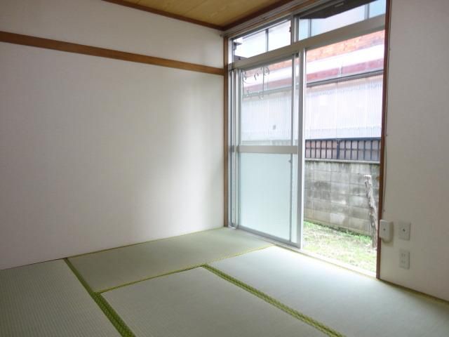 居室・リビング　★広々室内★