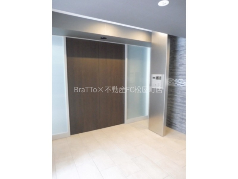 エントランス　マンション共用部分（オートロック付き）