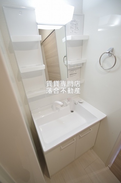 洗面設備　独立洗面化粧台付き