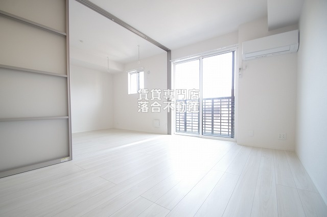 居室・リビング　明るいゆったりとしたリビング♪