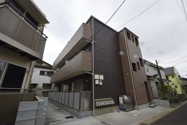 建物外観　木造３階建て