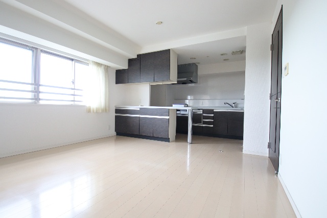 居室・リビング　※別室の参考写真の為、現況優先です。