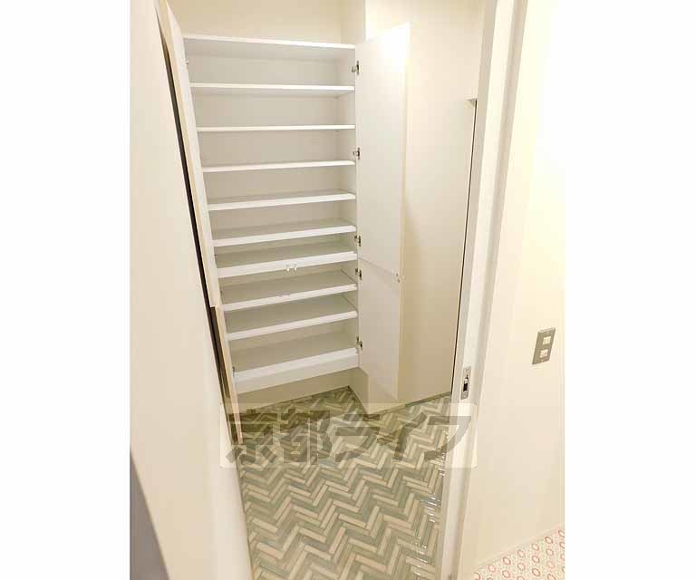 玄関　大容量シューズボックスです。