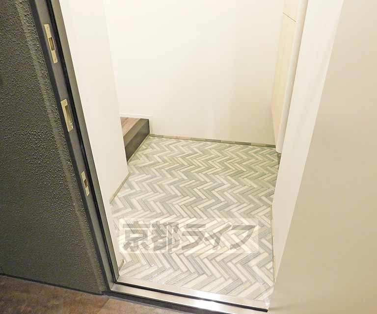 玄関　広々とした玄関です。