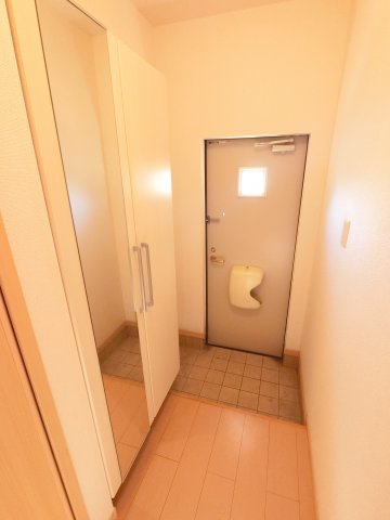 玄関　※仕様が異なる場合が御座います