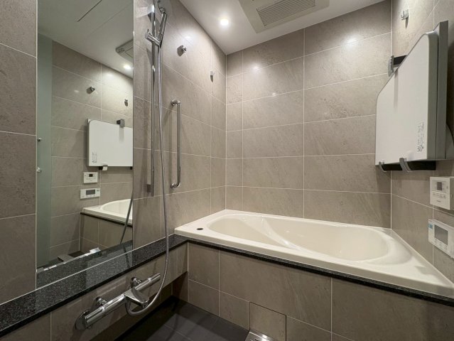 バス・シャワールーム　浴室