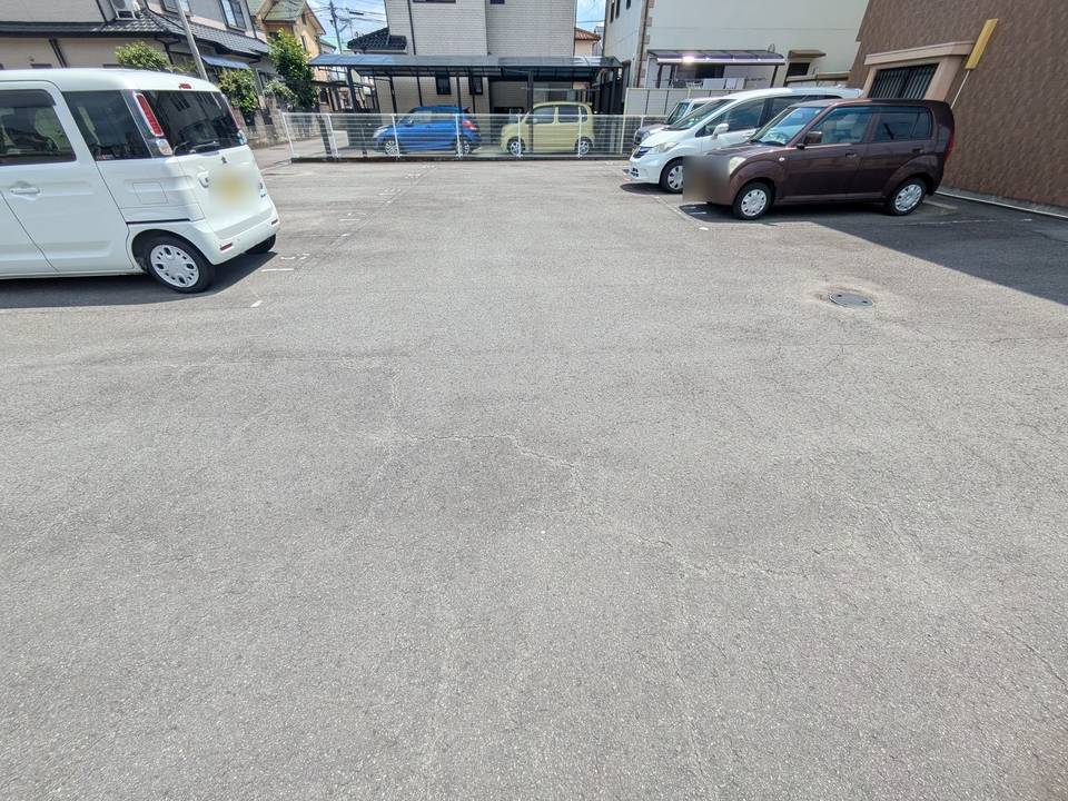 駐車場　駐車場