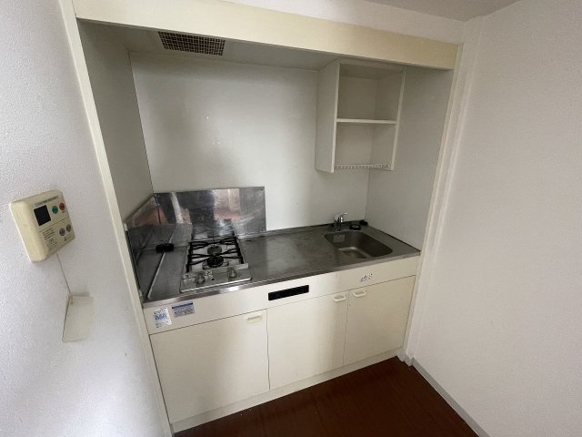 キッチン　コンパクトなキッチンで掃除もラクラク