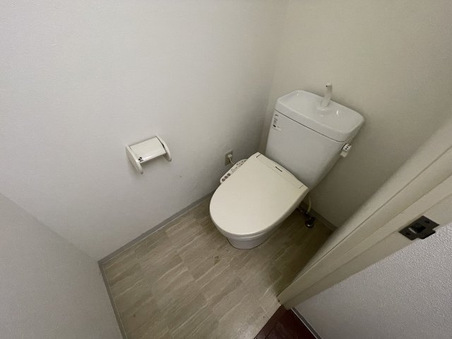 トイレ　落ち着いたトイレです