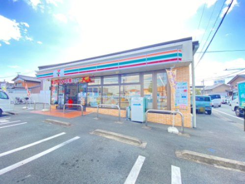 コンビニ　セブンイレブン大黒田北店（コンビニ）まで299m