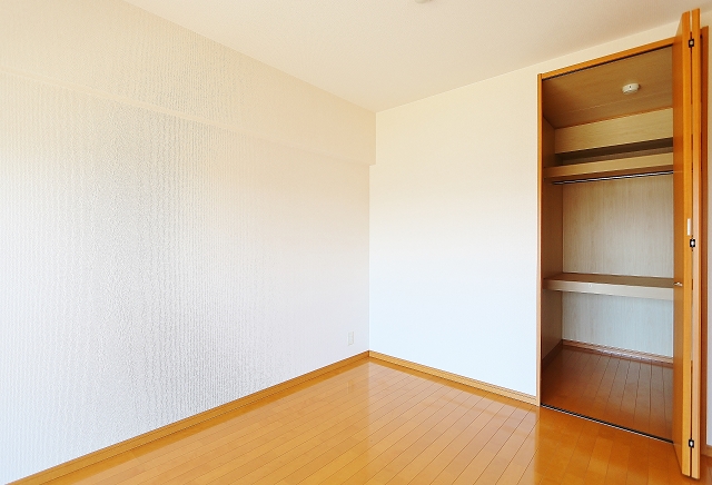 収納　それぞれの洋室に収納ありで荷物の多い方も安心