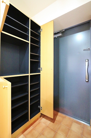 その他　大容量のシューズボックスで靴以外もおけますね