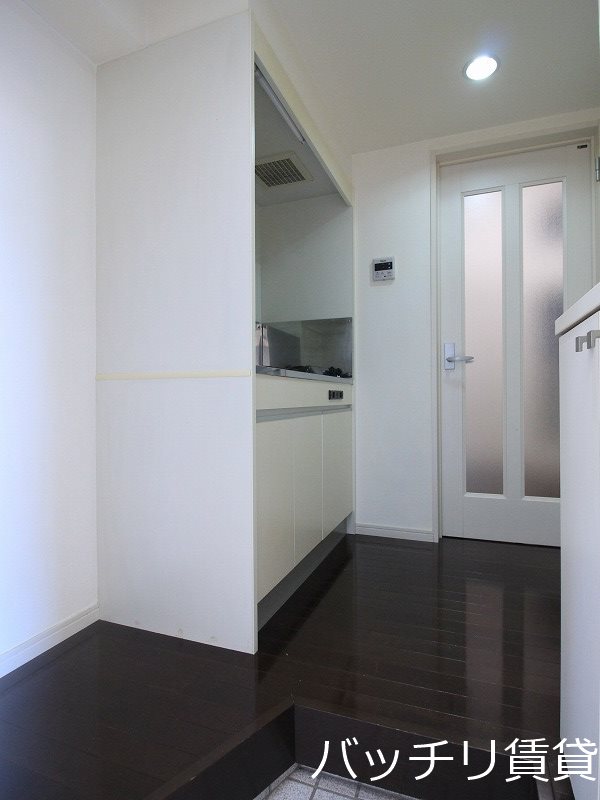 玄関　別号室の画像。現況優先