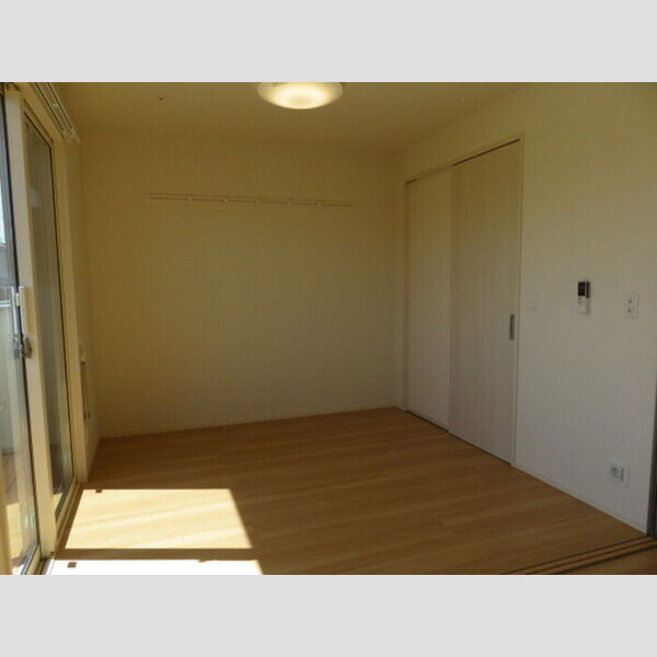 居室・リビング　きれいな洋室です