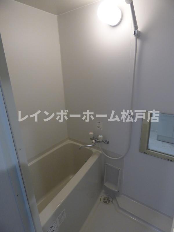 バス・シャワールーム　日々の疲れを癒すお風呂付です