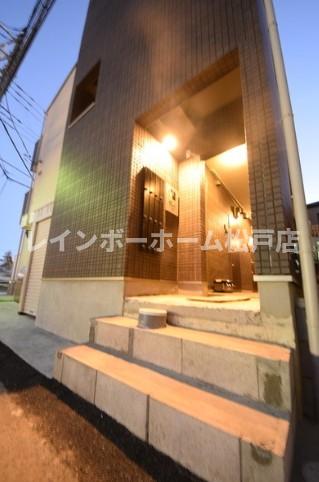 エントランス　清潔なエントランスです