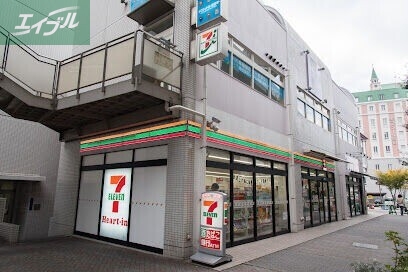 コンビニ　セブンイレブンハートイングランヴィア岡山店（コンビニ）まで340m