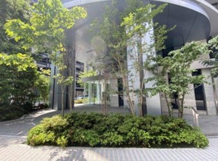 エントランス　建物の内部です