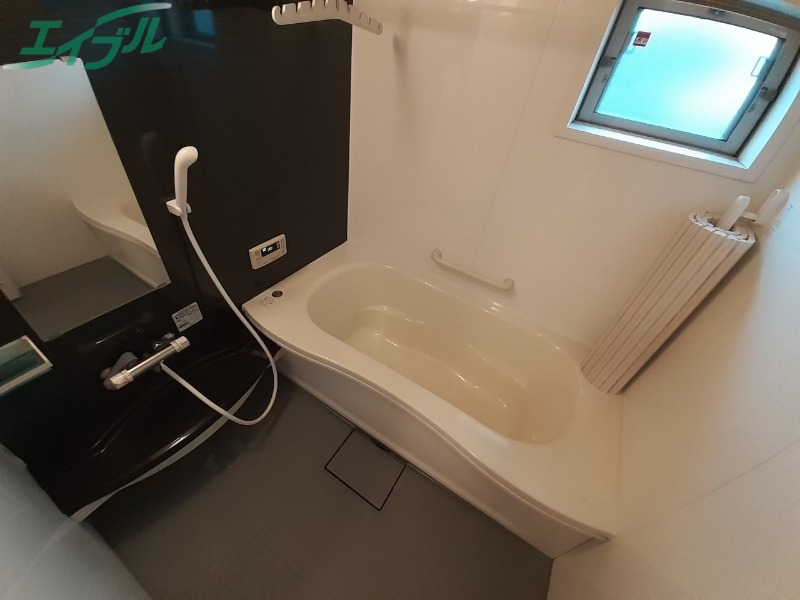 バス・シャワールーム　同物件別室反転写真