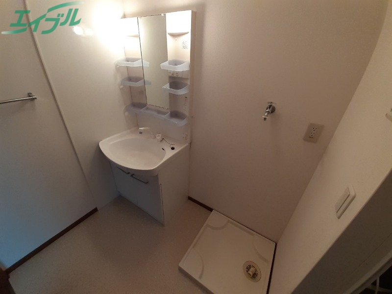 洗面設備　同物件別室反転写真