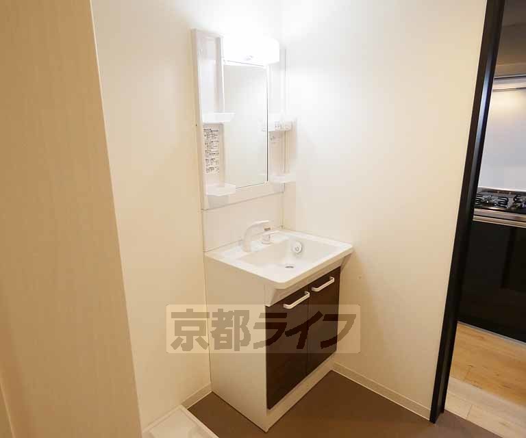 洗面設備　独立洗面台です