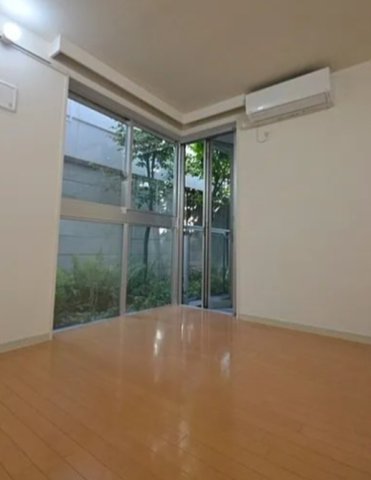 居室・リビング　☆明るい洋室☆