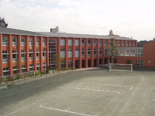 中学校　烏山中学校（中学校）まで829m