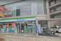 コンビニ　ファミリーマート鹿児島中央駅前店（コンビニ）まで109m