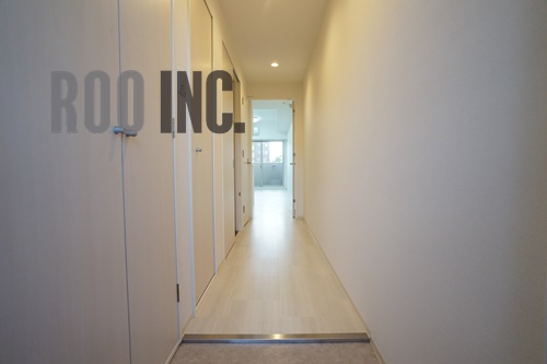 玄関　写真は反転のお部屋です